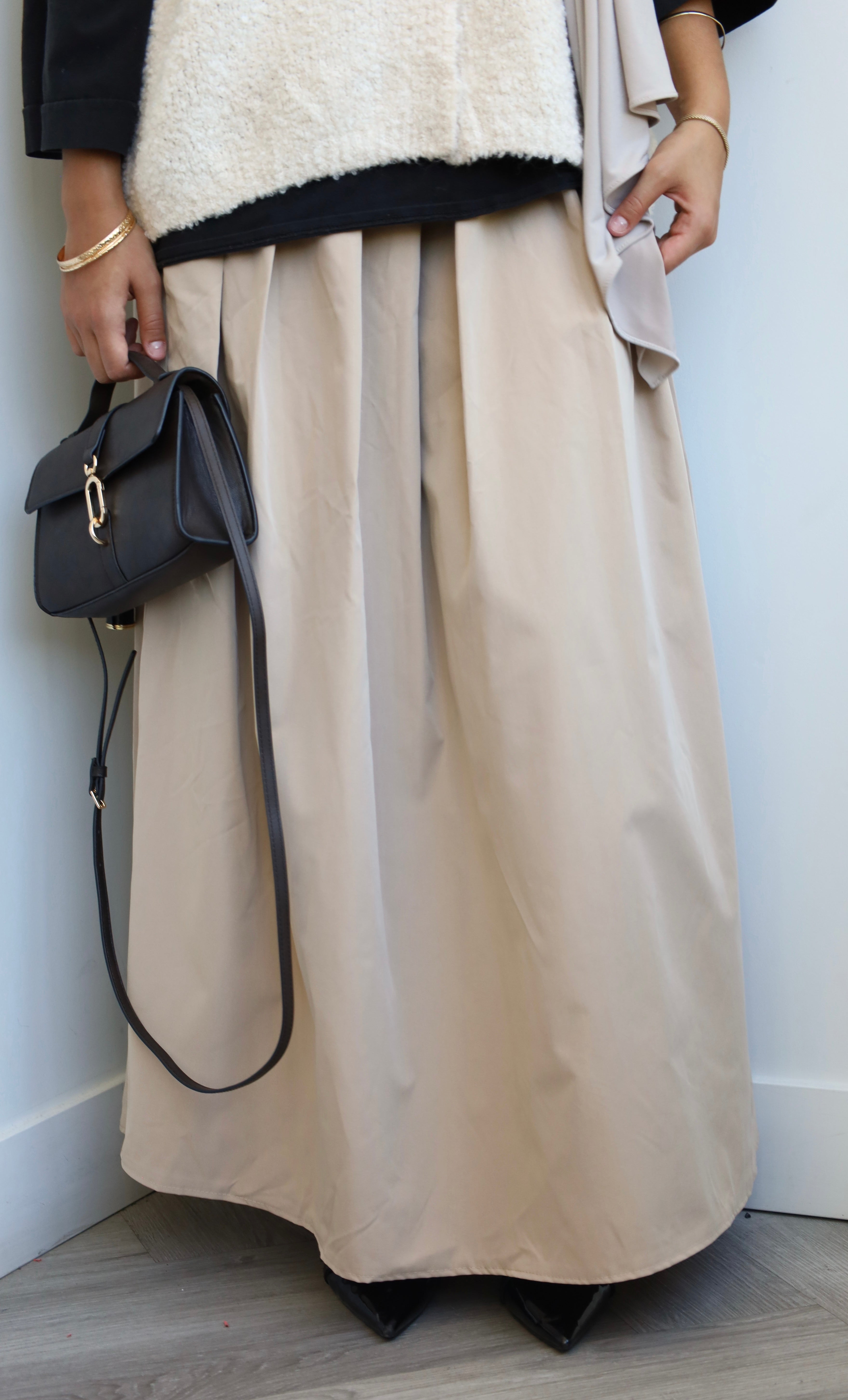 Pleated skirt beige