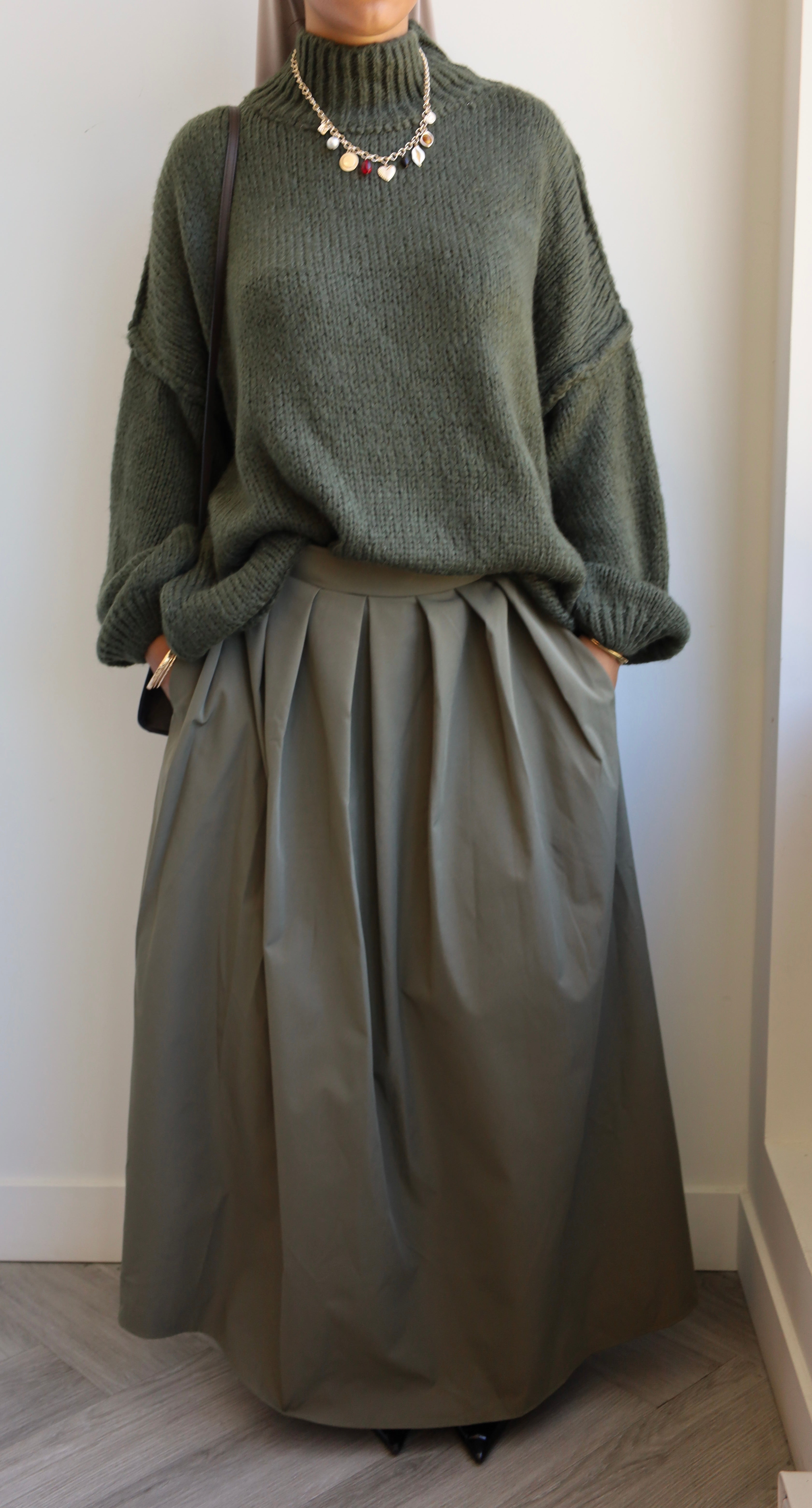 Pleated skirt kaki